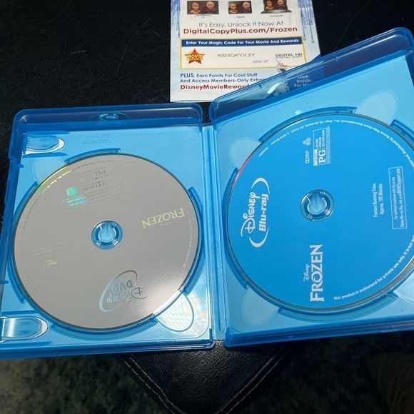 Frozen movie Blu-ray DVD - Picture 5 of 6